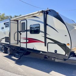 2016 Winnebago ultralight travel, trailer Double Slide