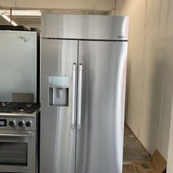 Dacor 42” Built In Side By Side Fridge 