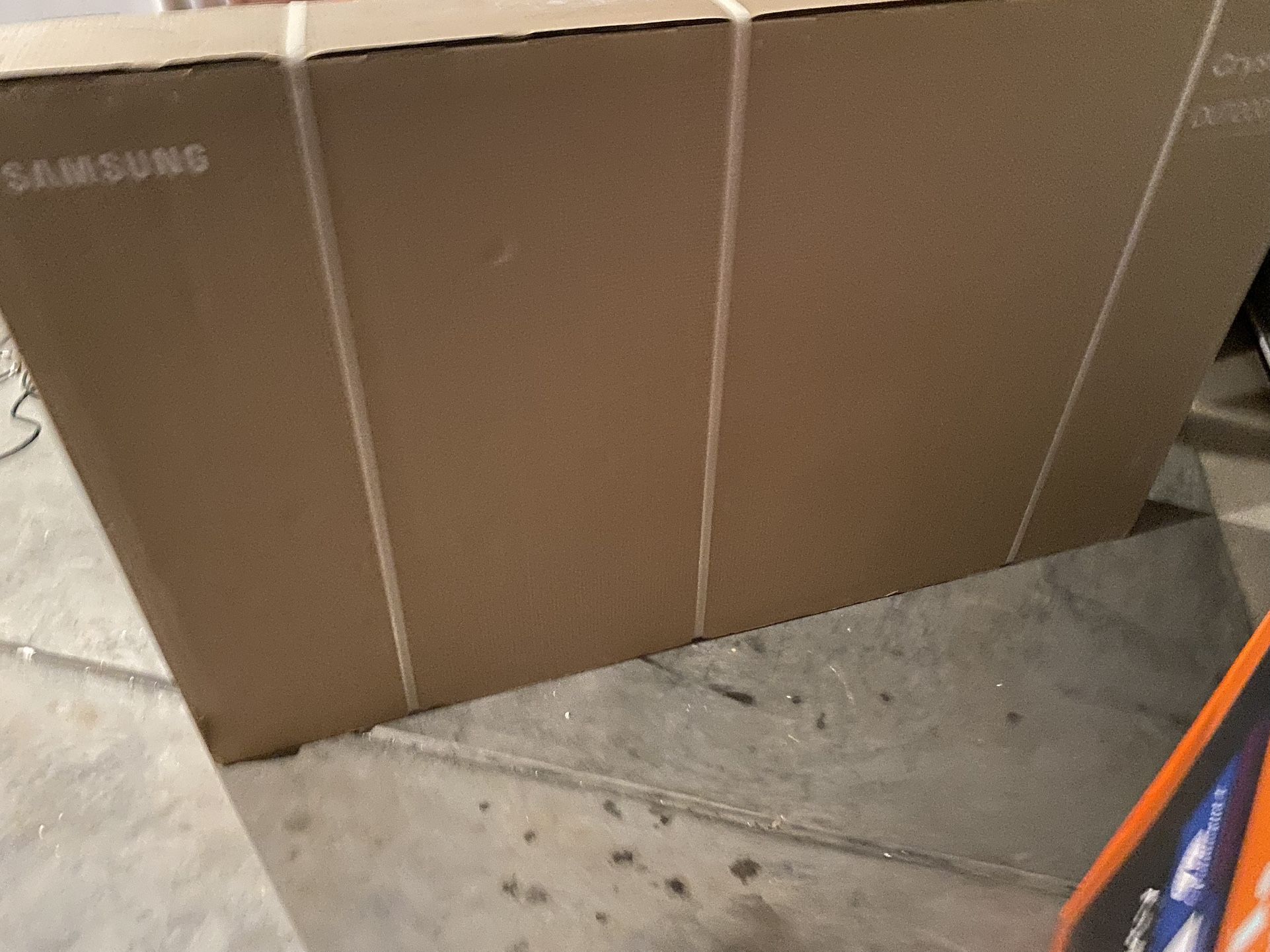 75” Samsung Smart TV 4K (2024)