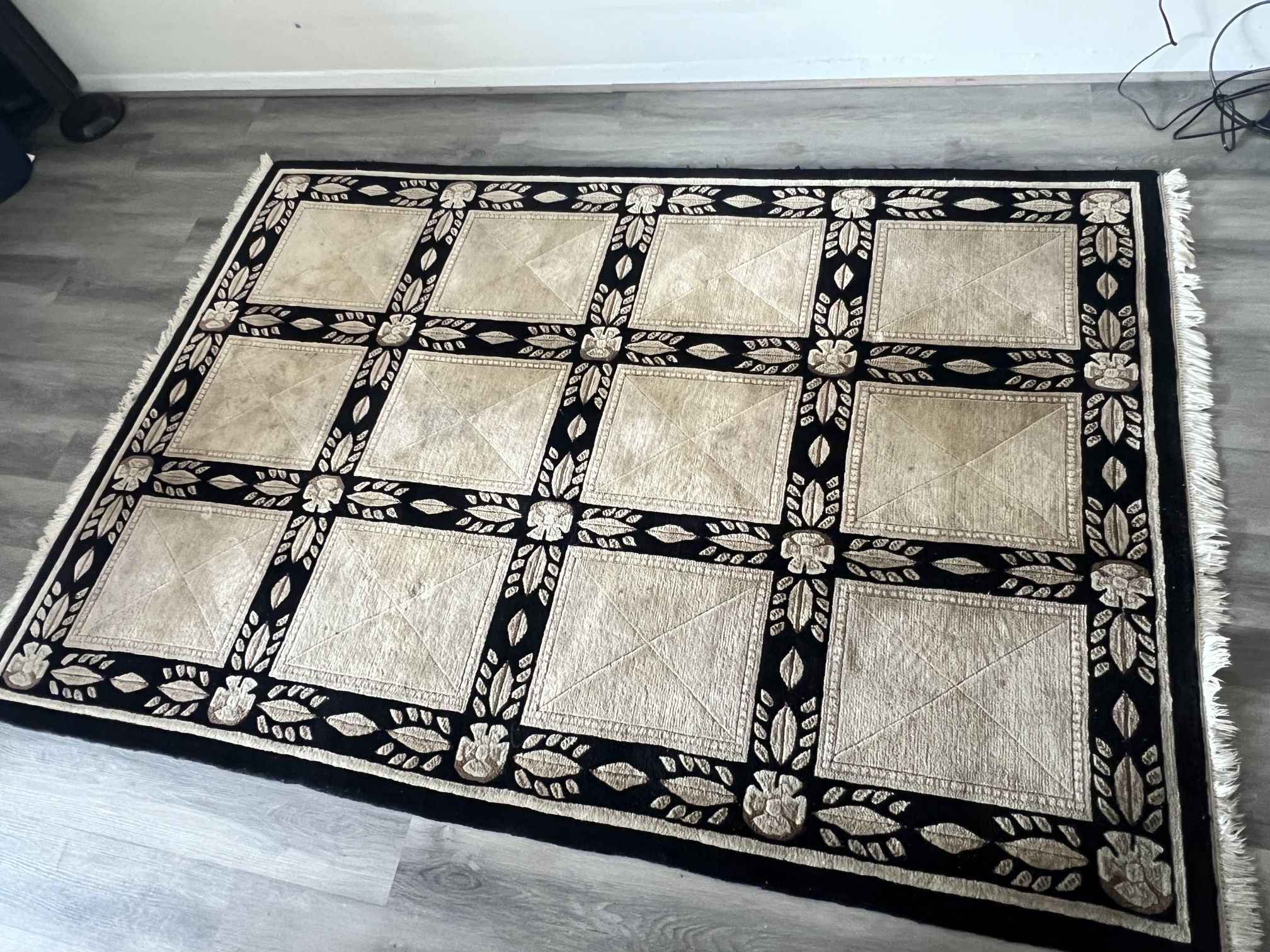 Elegant Area Rug – Neutral Tones with Floral Border