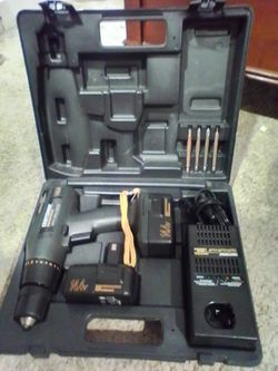 Craftsman 14.4 Drill Set With Charger And Extra Battery With Carry Case