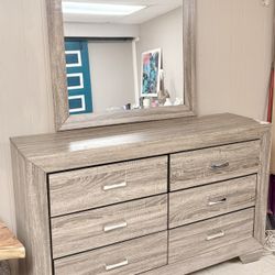 Dresser ~ Mirror And Nightstand 
