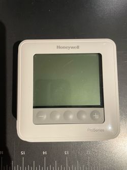 Honeywell TH6220U2000/U T6 Pro Programmable Thermostat, 2 Heat / 1 Cool Heat Pump Or 2 Heat / 2 Cool Conventional, 2.27" x 6" x 5", White