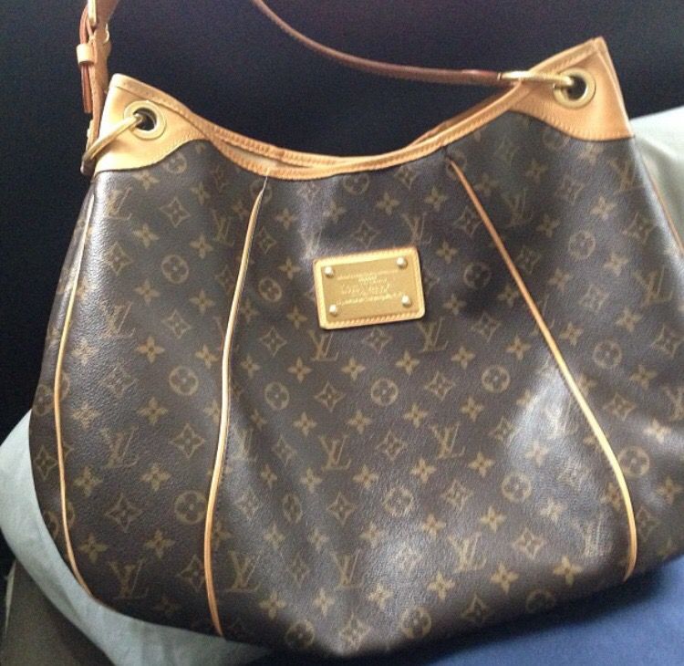 Louis Vuitton LV Twist Limited Edition Bag Purse Pristine for Sale in  Pasadena, CA - OfferUp