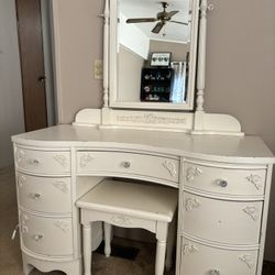 Antique Vanity Set 