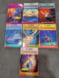 R.L. Stine Goosebumps Books Lot of 7