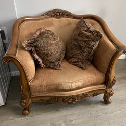 Walnut Stunning Sofa Chair