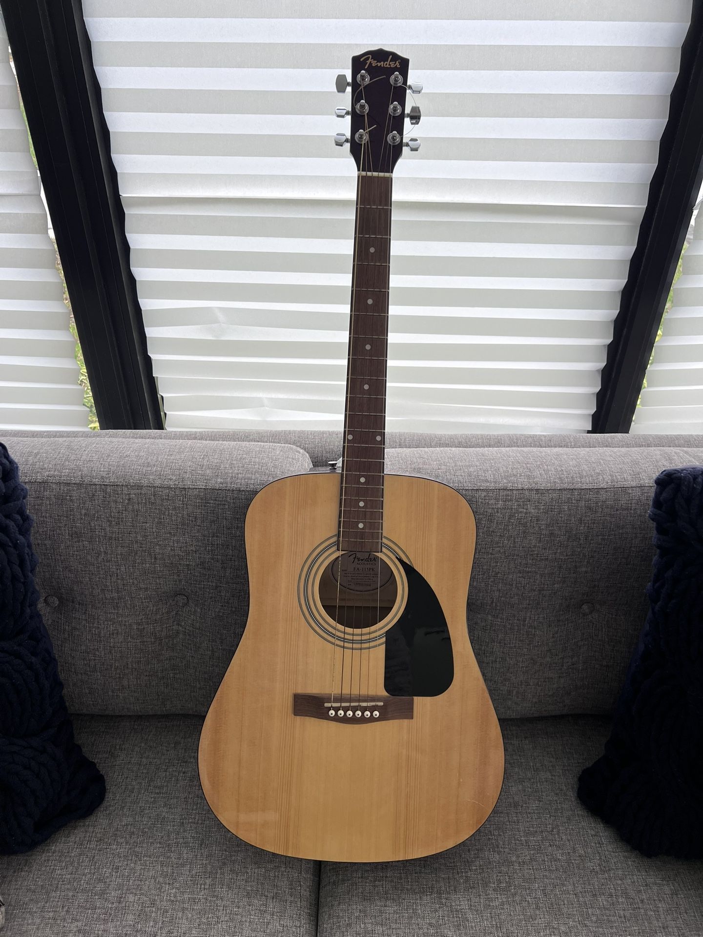 Fender FA-125 Dreadnought Acoustic Guitar - Natural Bundle with Gig Bag