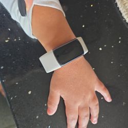 Fitbit Charge 5