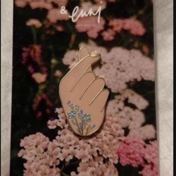 Limited Edition Hemleva Finger Heart Button Back Pin