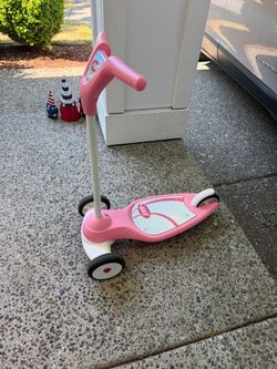 Radio Flyer Pink Kids Kick Scooter