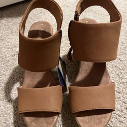 TOMS Shoes Tan Heeled Sandals Size 7
