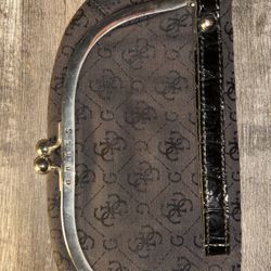 Guess Fold-over Kiss lock  Clutch 