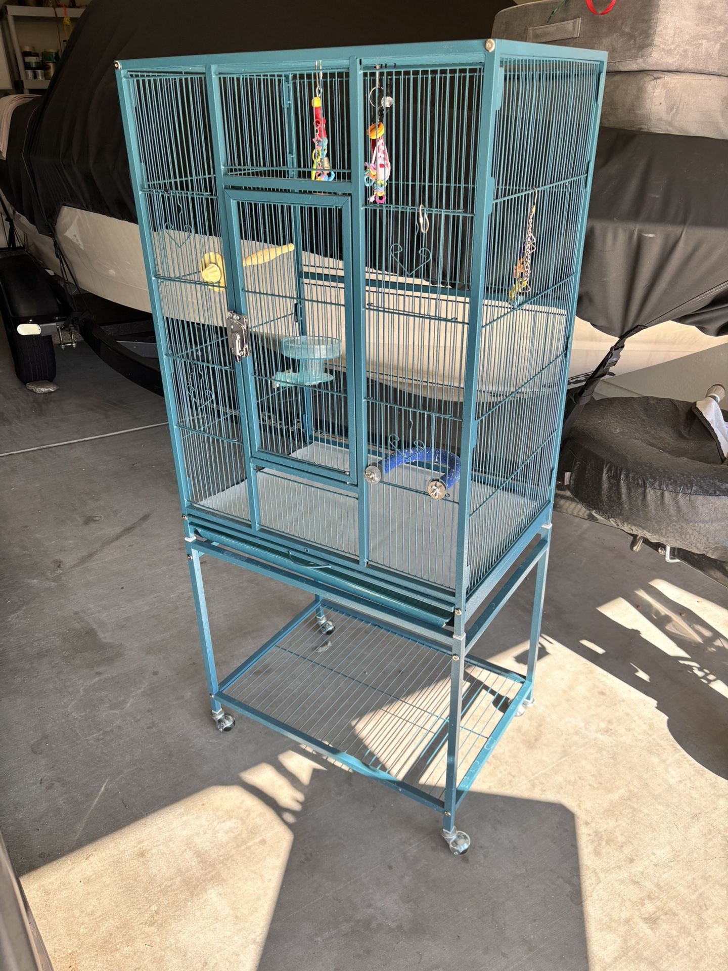 Bird cage And stand 