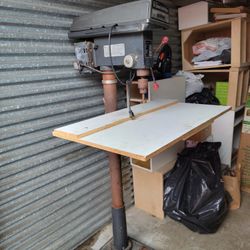 16-speed pillar drill with 5/8 inch chuck capacity.