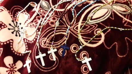 Beautiful📿 handmade rosaries $8 each