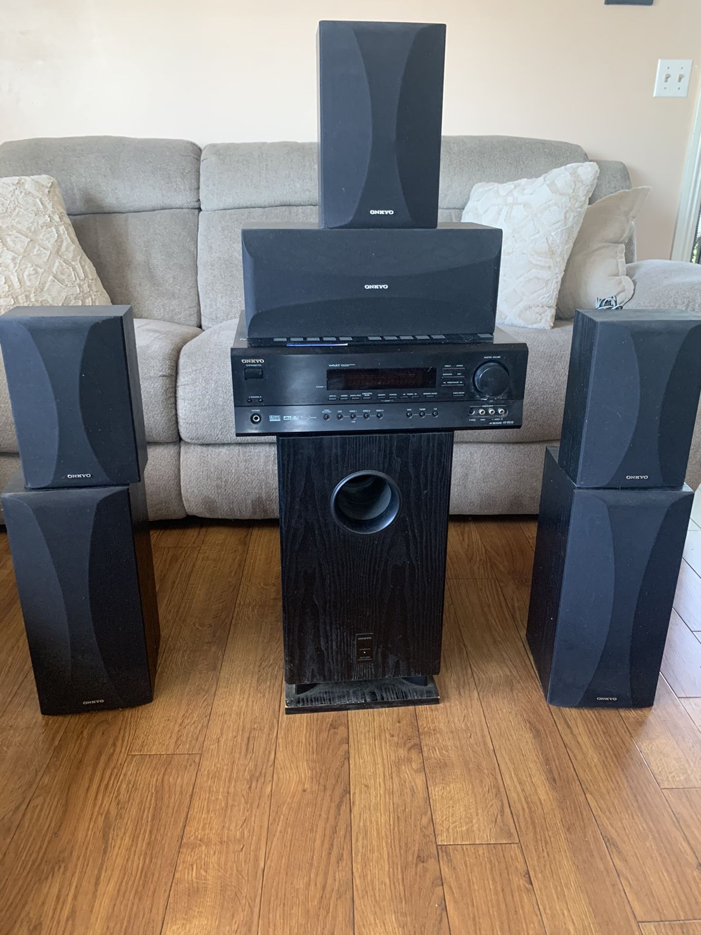 Surround sound - Home Theater Onkyo HT-R510