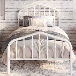 Twin Size Metal Platform Bed Frame with Victorian Style Wrought Iron-Art Headboard/Footboard, No Box Spring Required, White