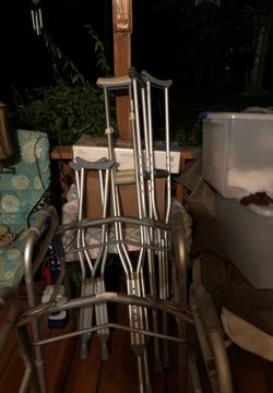 Potty chair commode seat extender 3 set crunches and 2 walkers