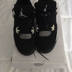 Jordan 4s Authentic Used