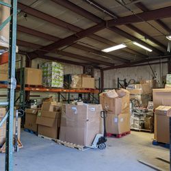 Cl@ire's pallets are here all new merchandise $350 / Pallet first come first served Financing Avail!