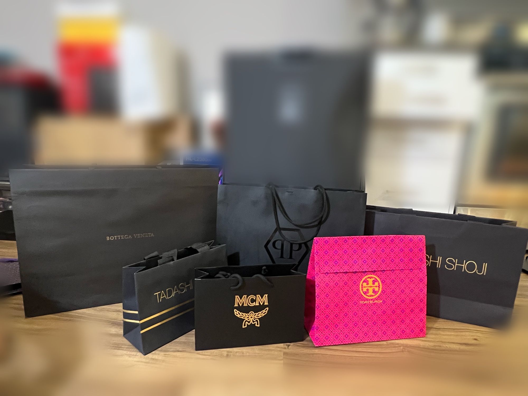 Authentic Louis Vuitton Paper Shopping Gift Bag for Sale in Sunnyvale, CA -  OfferUp