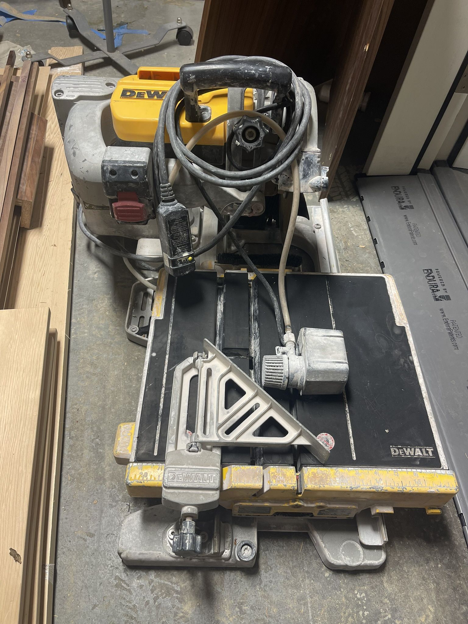 Dewalt Tile Saw 24000 With Tray And Stand