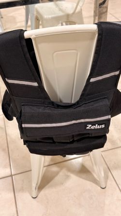 ZELUS Adjustable Weighted Vest – Removable Weights – Workout / Running / Strength Training
