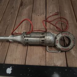 700 Power Drive Compact Handheld Heavy-Duty Pipe Threading