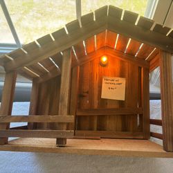 Manger With Working Light