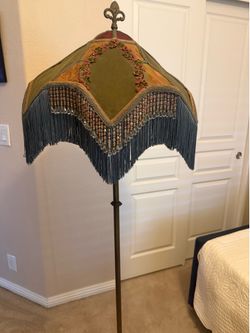 Antique Rembrandt base floor lamp