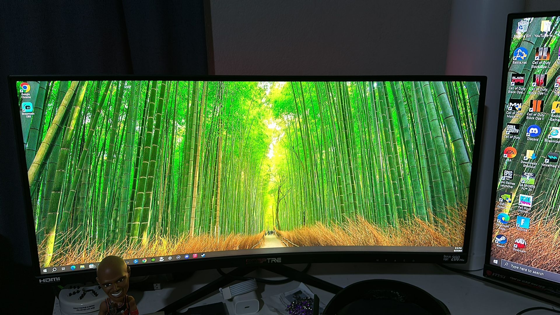 32” Sceptre Curved Monitor