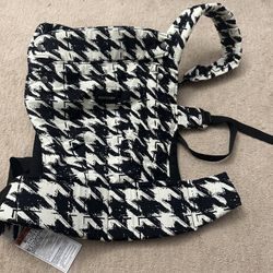 Momcozy baby carrier