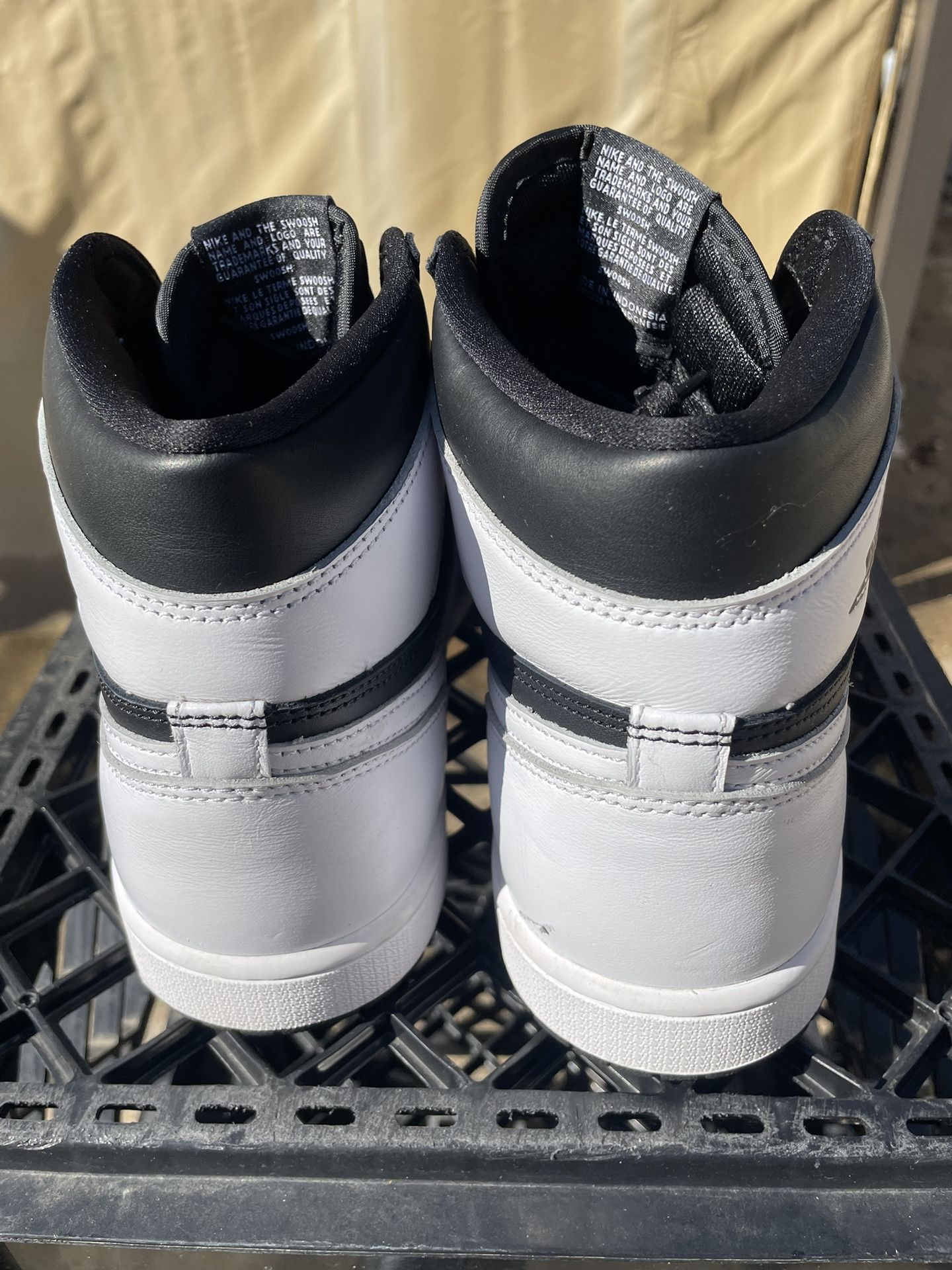 Jordan 1 Retro Black White