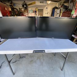 Dial 4K 28” Samsung monitors 