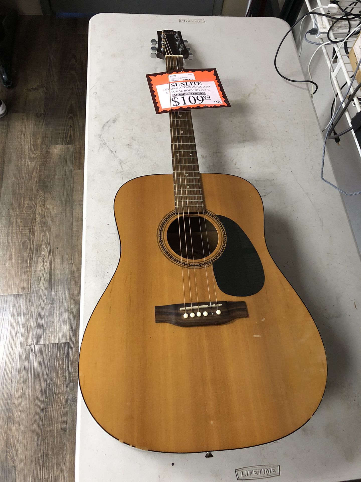 96091 Used Sunlite 6-String Acoustic Guitar Natural Body No Case 589439