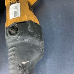 Saw DeWalt 