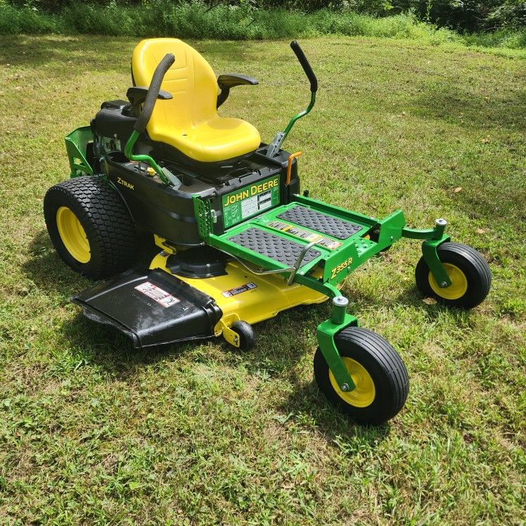John Deere Zero Turn Riding Mower 48 inch Deck