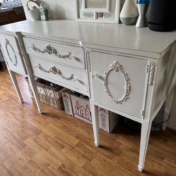 Credenza cabinet