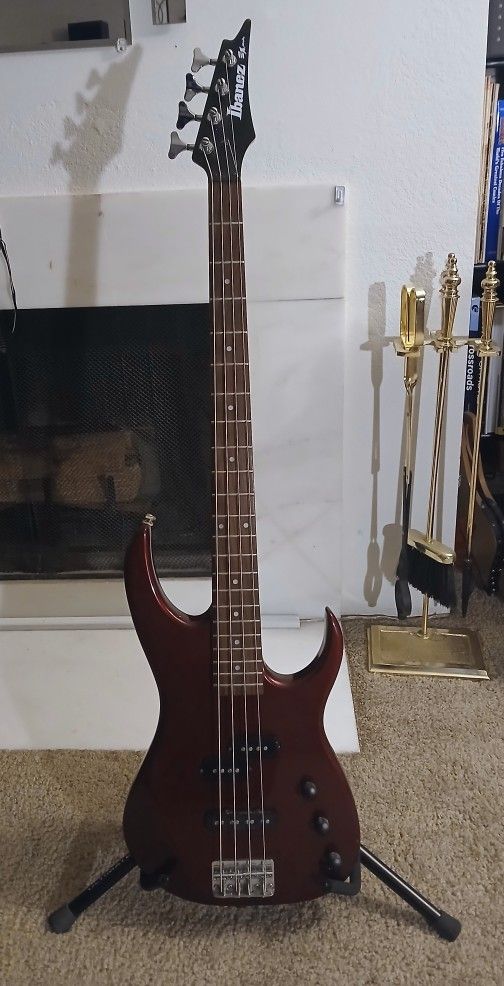Ibanez Electric Bass Guitar In EXCELLENT Condition
