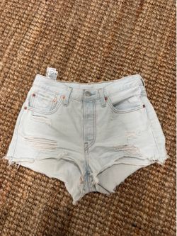 Levi’s Light Wash Denim Shorts Size 24w