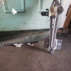 Driver Door Glass And Open Part To Ford Explorer 2011 To 2015