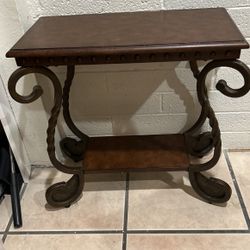Sofa End Table By Ashley Furniture 