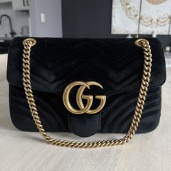 GUCCI  Marmont Medium Handbag Velvet With Gold 