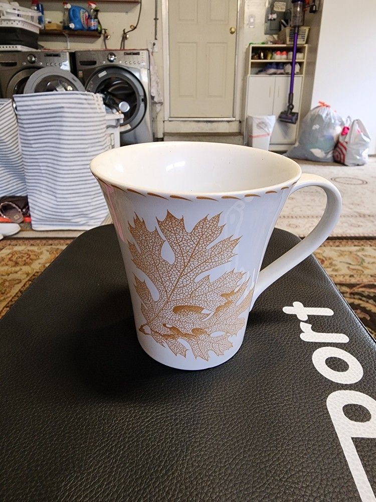222 Fifth Gold Leaves Fine China Coffee Mugs Set of 11 Porcelaine Fine