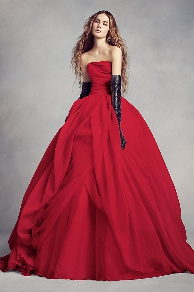 Vera Wang Size 16 Red Wedding Ball Gown