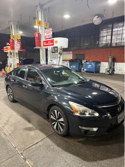 2015 Nissan Altima SL clean title 130k miles