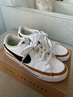 Nike court women shoes size 6