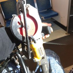 DeWalt/Milwaukee Tools