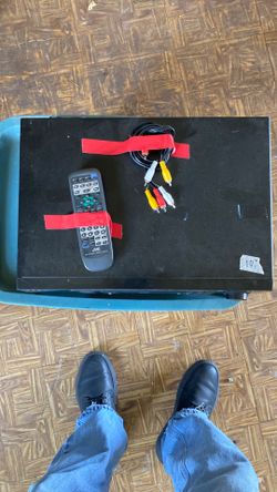 JVC 3-DVD player